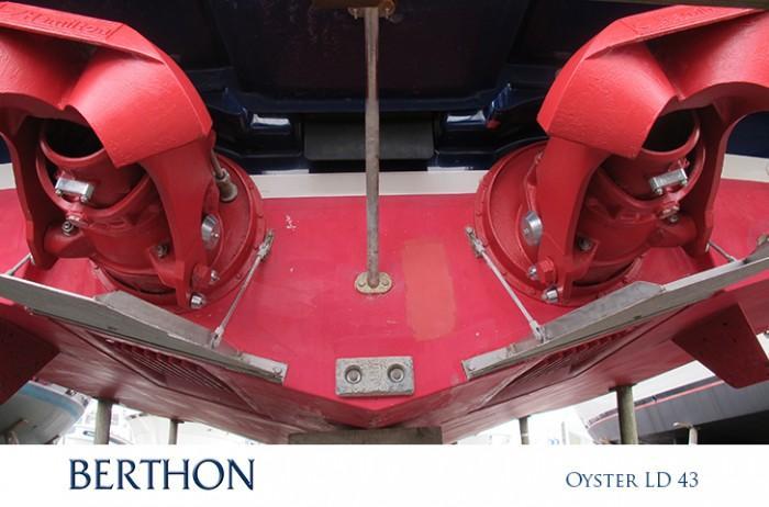 Twin Bucket waterjet drives of the Hamilton system on the Oyster LD 43