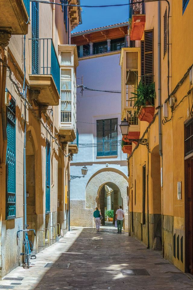 1-historical-center-of-palma-de-mallorca-spain