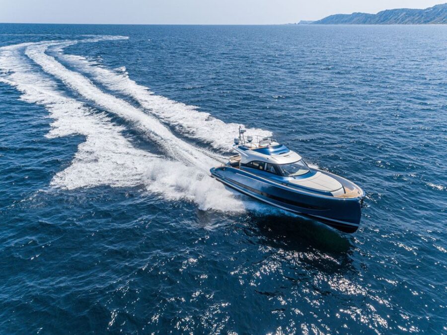 Solaris Power 48 Flybridge 5