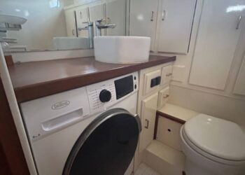 Super Van Craft 1380, MALAIKA OF LONDON 55