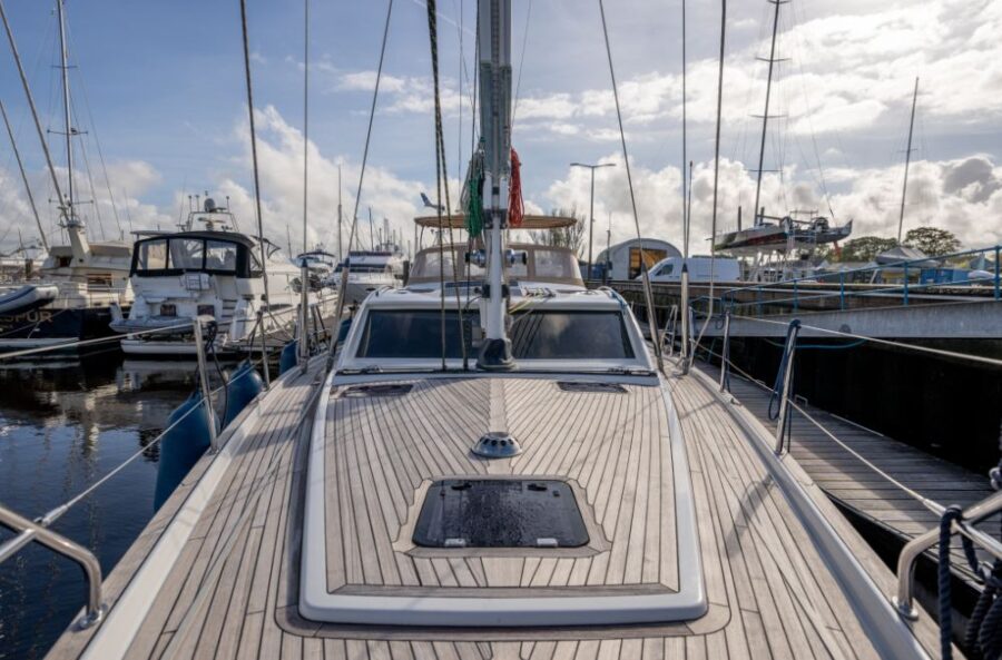 a-brief-history-of-discovery-yachts-2