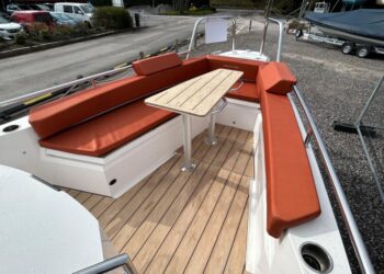 Axopar 28 T-Top, 28.078 11