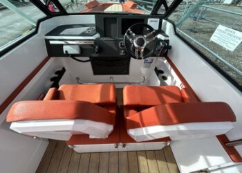 Axopar 28 T-Top, 28.078 20