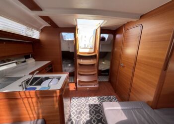Dufour 412 Grand Large, CURLY GIRL 18