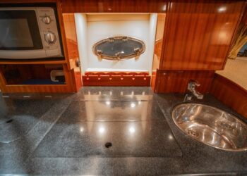 Windy 34 Khamsin, HEATWAVE 52