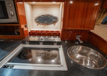 Windy 34 Khamsin, HEATWAVE 53