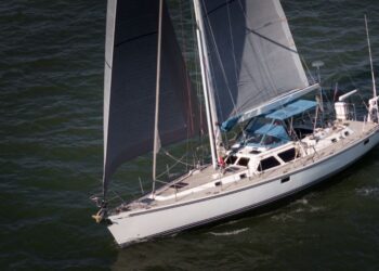 Hylas 54 Raised Saloon, QING 25
