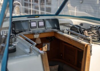 Hylas 54 Raised Saloon, QING 44