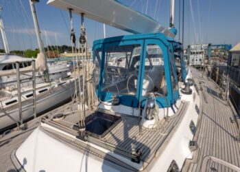 Hylas 54 Raised Saloon, QING 53
