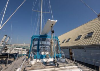 Hylas 54 Raised Saloon, QING 55