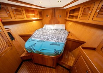 Hylas 54 Raised Saloon, QING 58