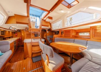 Hylas 54 Raised Saloon, QING 63