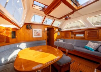 Hylas 54 Raised Saloon, QING 65