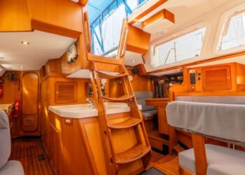 Hylas 54 Raised Saloon, QING 67