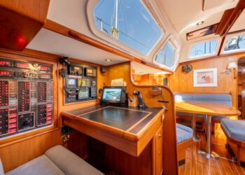 Hylas 54 Raised Saloon, QING 68