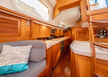 Hylas 54 Raised Saloon, QING 73