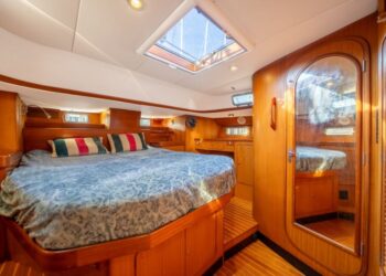 Hylas 54 Raised Saloon, QING 81