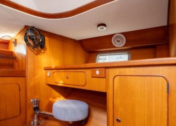 Hylas 54 Raised Saloon, QING 82
