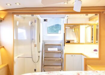 Lagoon 560, CASCADIA 2 12