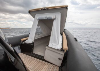 Ribco Seafarer 36, 36.070 18