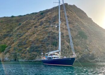 Discovery 55, KNOTTY GIRL 14
