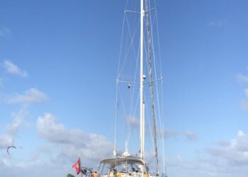 Discovery 55, KNOTTY GIRL 18
