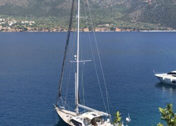 Discovery 55, KNOTTY GIRL 21