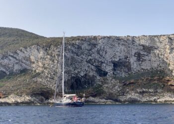 Discovery 55, KNOTTY GIRL 28
