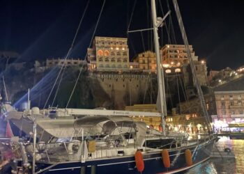 Discovery 55, KNOTTY GIRL 29