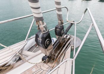 Discovery 55, KNOTTY GIRL 36
