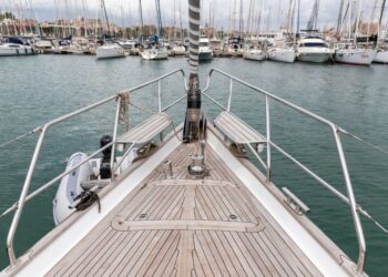 Discovery 55, KNOTTY GIRL 37