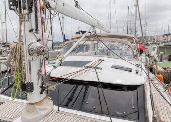 Discovery 55, KNOTTY GIRL 43