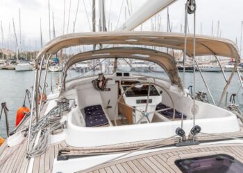 Discovery 55, KNOTTY GIRL 46