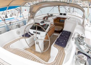 Discovery 55, KNOTTY GIRL 56