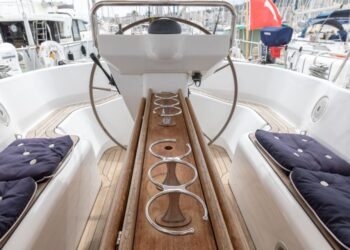 Discovery 55, KNOTTY GIRL 59