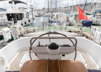 Discovery 55, KNOTTY GIRL 61