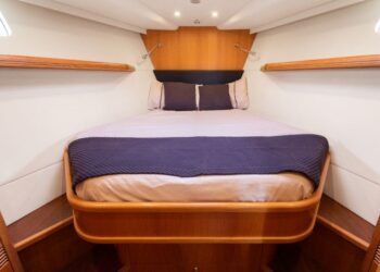 Discovery 55, KNOTTY GIRL 63