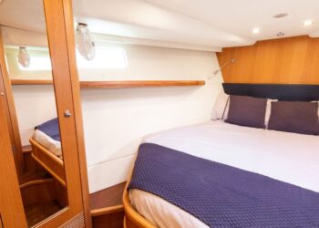 Discovery 55, KNOTTY GIRL 64