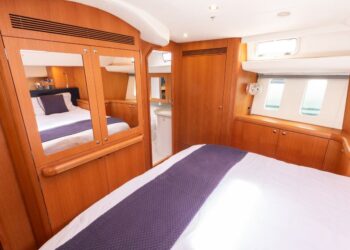 Discovery 55, KNOTTY GIRL 87