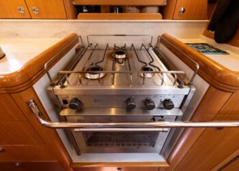 Discovery 55, KNOTTY GIRL 91