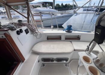 Pacific Seacraft 40, ACADIA 21