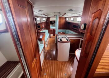 Pacific Seacraft 40, ACADIA 33