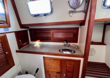 Pacific Seacraft 40, ACADIA 43