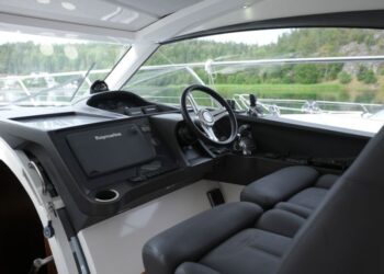 Princess V39, YATZY 18