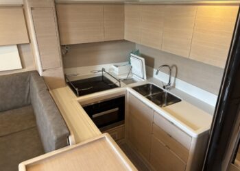 Solaris 58, LADY G 34