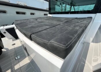 Axopar 37 Sports Cabin, STORM 13