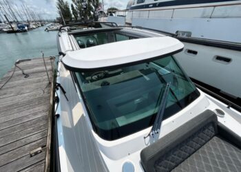 Axopar 37 Sports Cabin, STORM 14