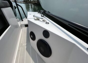 Axopar 37 Sports Cabin, STORM 17