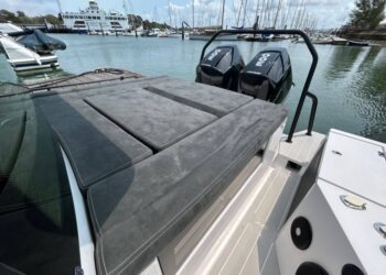 Axopar 37 Sports Cabin, STORM 18