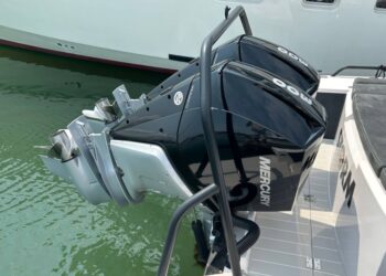 Axopar 37 Sports Cabin, STORM 19